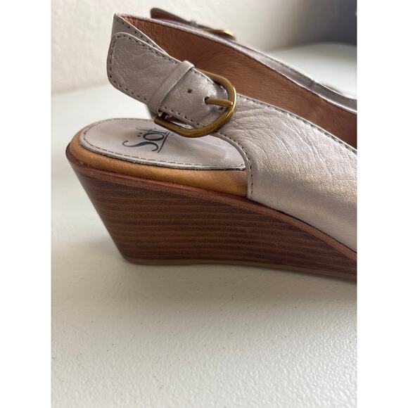 Sofft Gabriella Peeptoe Slingback Champagne Leather Wedge Heel Size 9M - Picture 3 of 6